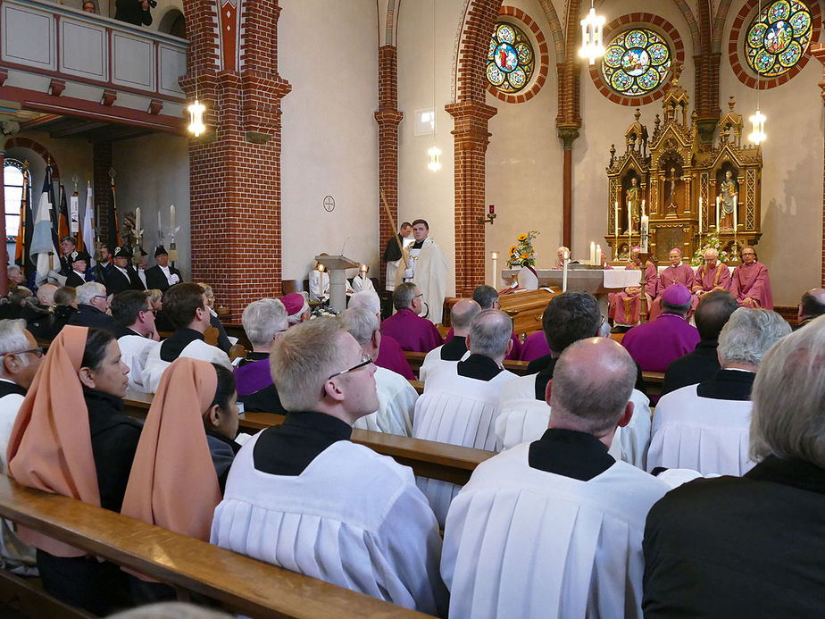 Pontifikalrequiem und Beisetzung von Weihbischof em. Johannes Kapp (Foto: Karl-Franz Thiede)